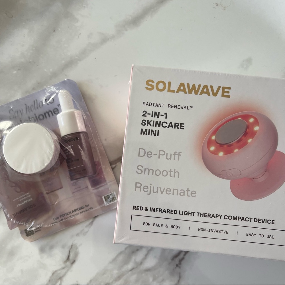 Solawave Depuff Compact Mini Red Light + Samples